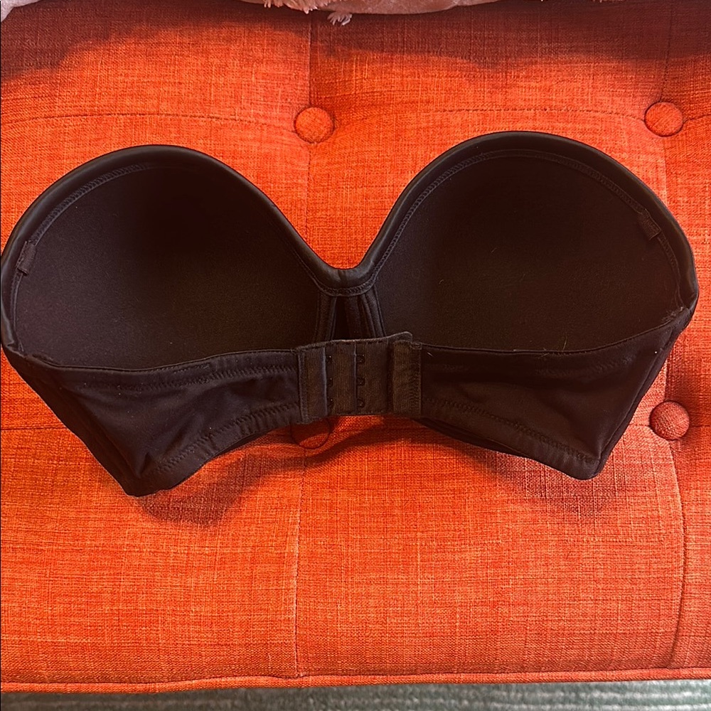Black Strapless Bra - Picture 2 of 7